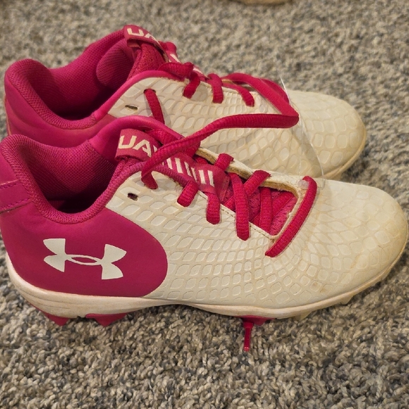 Under Armour Other - Under Armour Fuchsia and Cream Sports Cleats